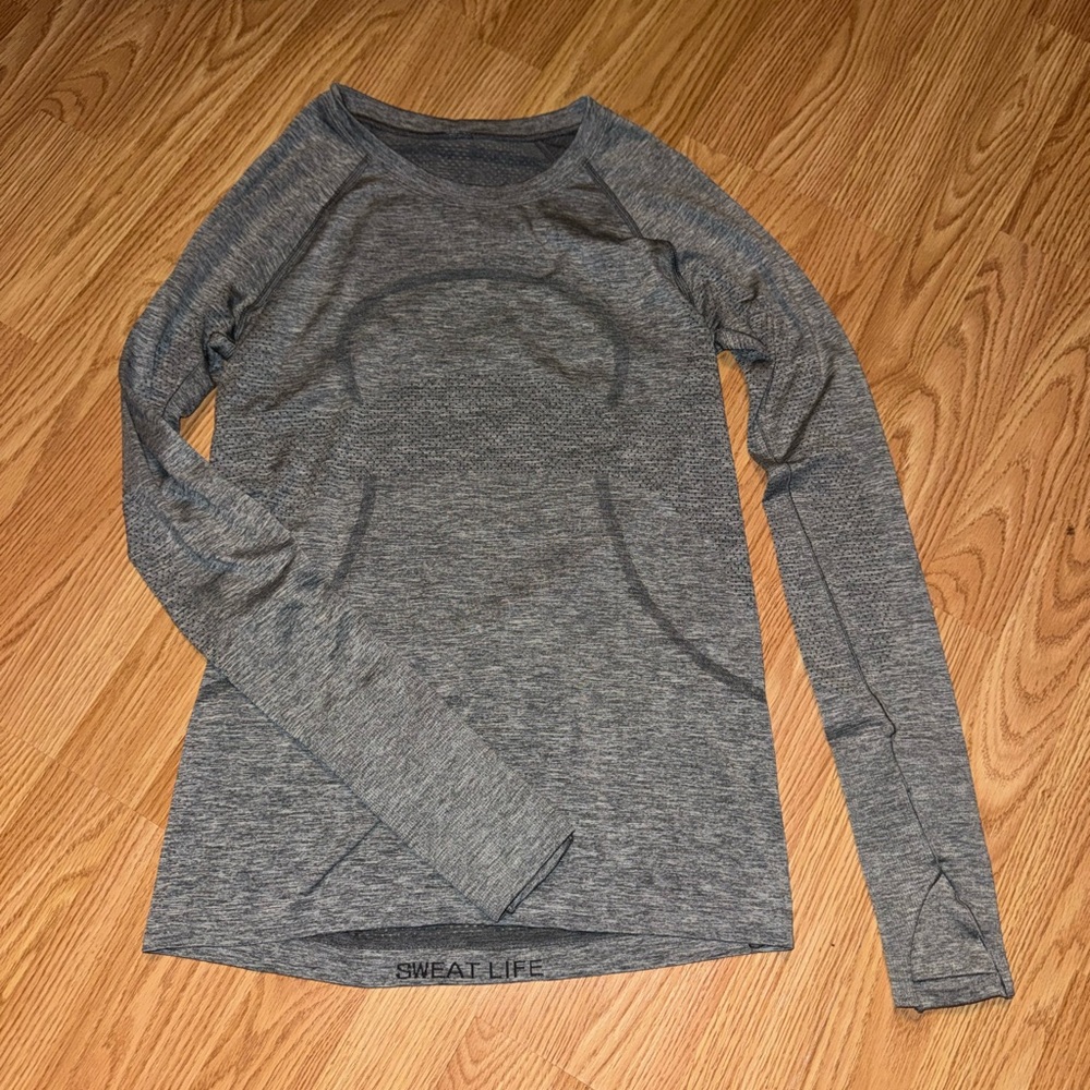 lululemon athletica Heather Gray Long Sleeve Top